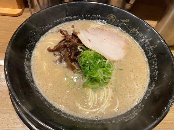 「三番釜（濃厚）バリカタ900円」@博多豚骨たかくら 武蔵小杉店の写真