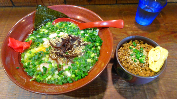 「ラーメン＋Wチーズ＋ねぎ＋ラーユご飯＋かえ玉ラーユ付」@分田上の写真