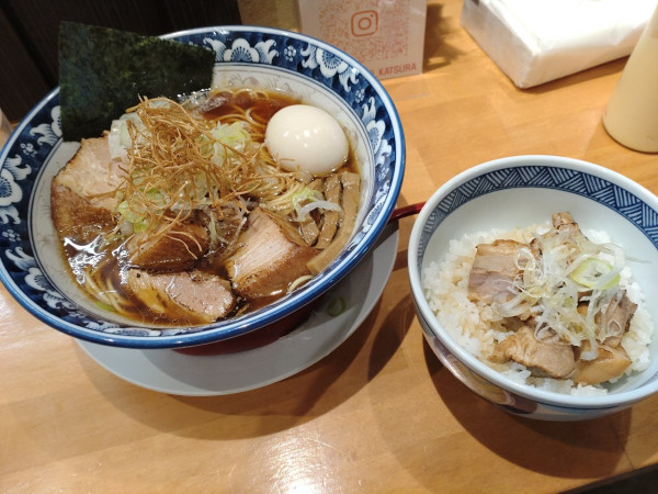 「特製醤油らぁ麺＋Aランチ焼豚丼」@麺処 桂の写真
