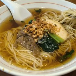 にんにくラーメン〈800)