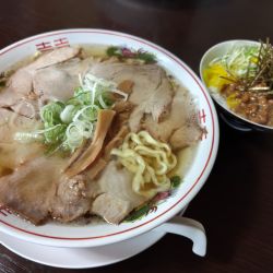 中華そば（朝限定）850円 金山納豆丼300円