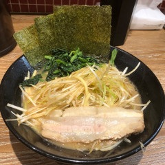横浜家系ラーメン 銀家 横浜西口パルナード店の画像