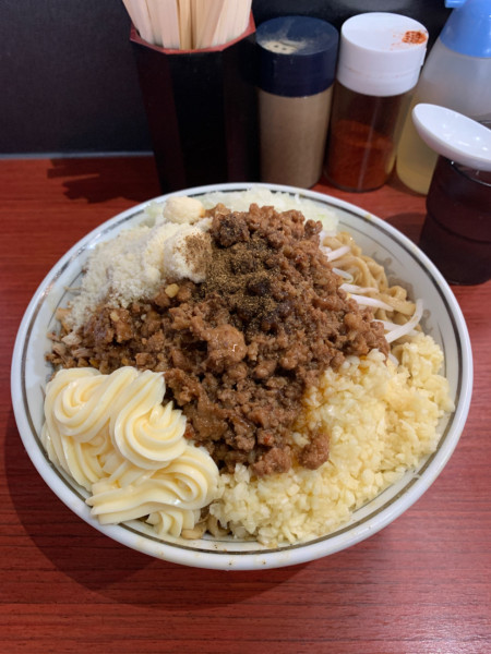 「四川風麻婆混ぜそば（特盛500g）」@ラーメン一太豚の写真