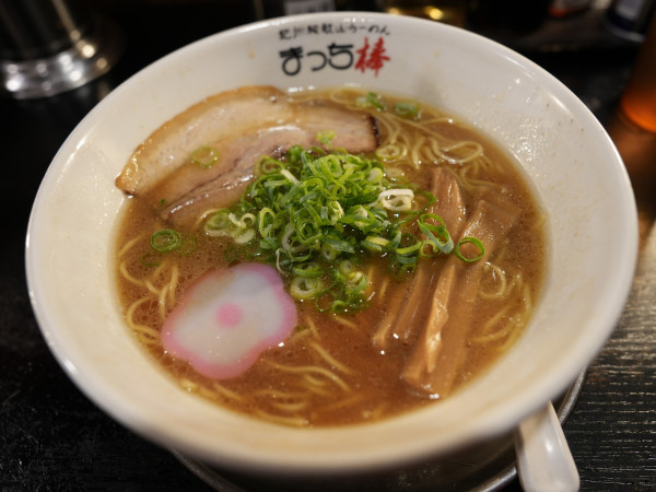 「和歌山らーめん 源味 麺硬め」@紀州和歌山ラーメン まっち棒 千種店の写真