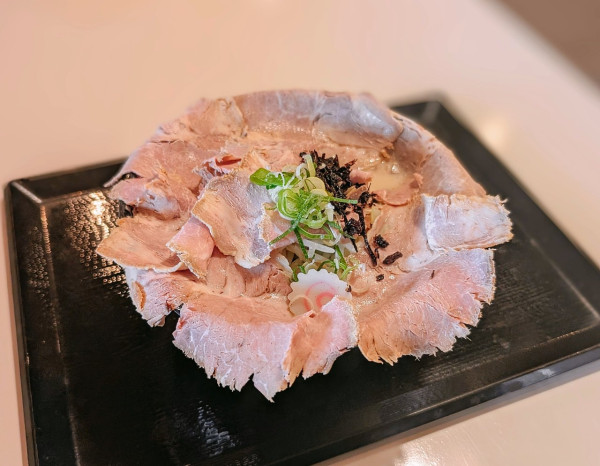 「はみだしチャーシュー野菜タンメン」@豚骨中華そば おかわりやの写真