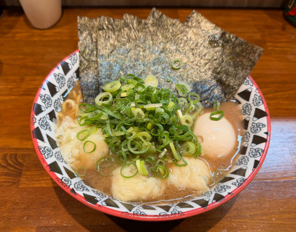 「DXラーメン」@家系ラーメン いんなみ家の写真