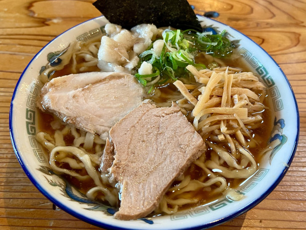 「中華そば 普通 濃い口 油ぽく 身入り」@ケンチャンラーメン 山形の写真