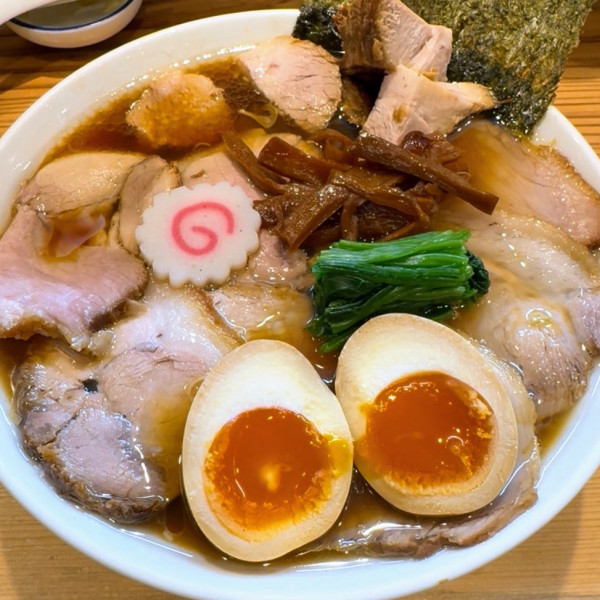 「しょうゆチャーシューメン 1500円＋味玉120円他」@オランダ軒の写真