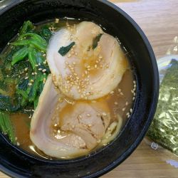 北陸家系ラーメン(倍ﾁｬｰｼｭｰ&ほうれん草)(はじめ家監修)