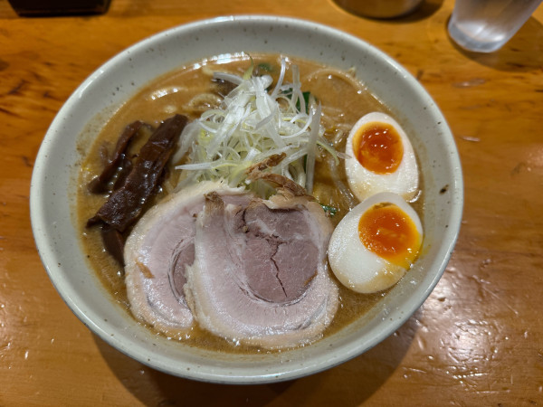 「特製バリ味噌らーめん」@つじ田 味噌の章の写真