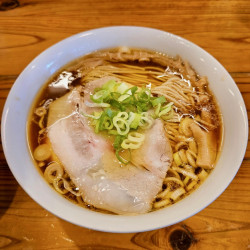 醤油味のらぁ麺　1000円