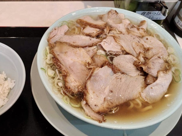 「チャーシューメン+ライス小」@新橋ニューともちんラーメン 川崎駅前店の写真