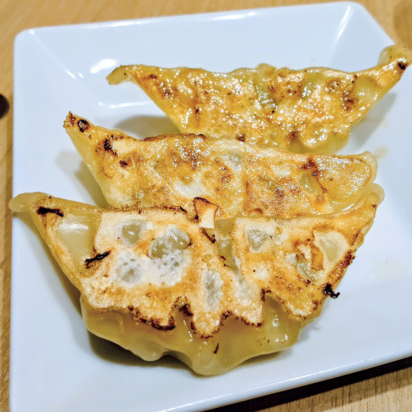 「餃子(3個)」@TOKYO 豚骨 BASE MADE by 一風堂 エキュート上野店の写真