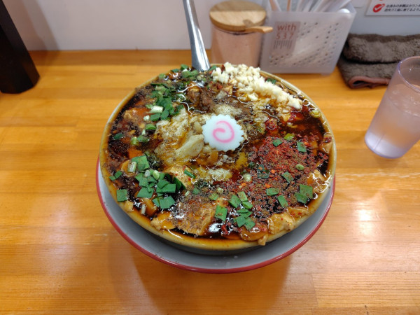 「旨辛痺麺」@らーめん 護什番の写真