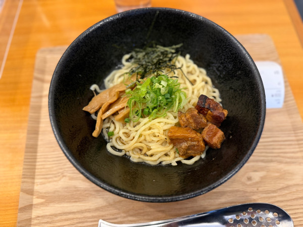 「油そば 並 600円」@舎人庵 麺屋油そばの写真