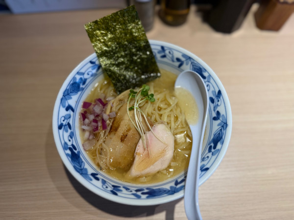 「あごだし中華そば【塩】 880円」@あごだし中華そば いぬさきの写真