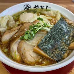 ワンタン麺　鶏チャーシュー