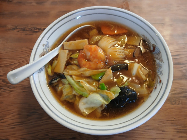 「五目（うまに）らーめん 950円」@美華の写真