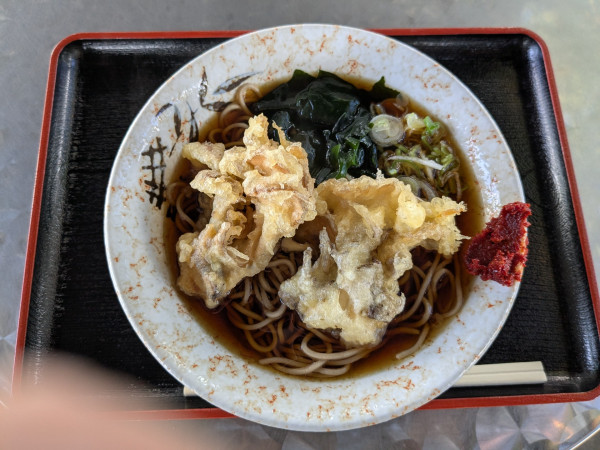 「まいたけ天そば580円」@そば処 あさひの写真