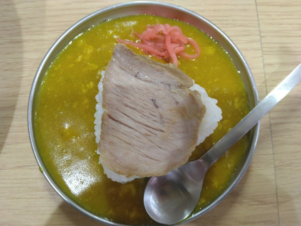「ミニミニカレー180円、諭吉ラーメン800円」@諭吉そばの写真