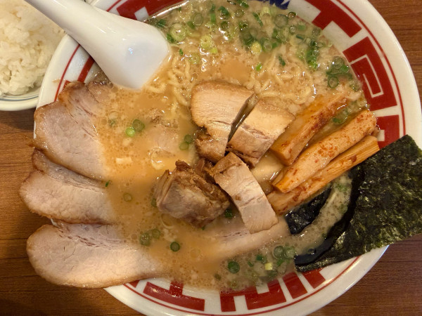 「チャーシューラーメン」@屯ちん 池袋西口店の写真