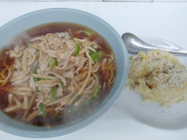 「ルースーラーメン＋半チャーハン」@兆楽 道玄坂店の写真