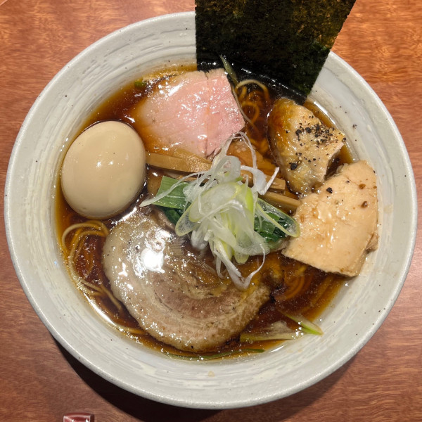 「特上醤油らぁ麺」@麺屋 さくら井の写真