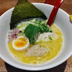 博多水炊きらぁめんの画像