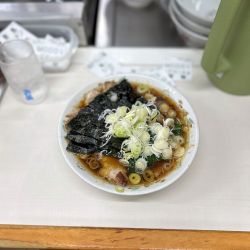 青島チャーシュー 、海苔、ホウレンソウ、ネギ