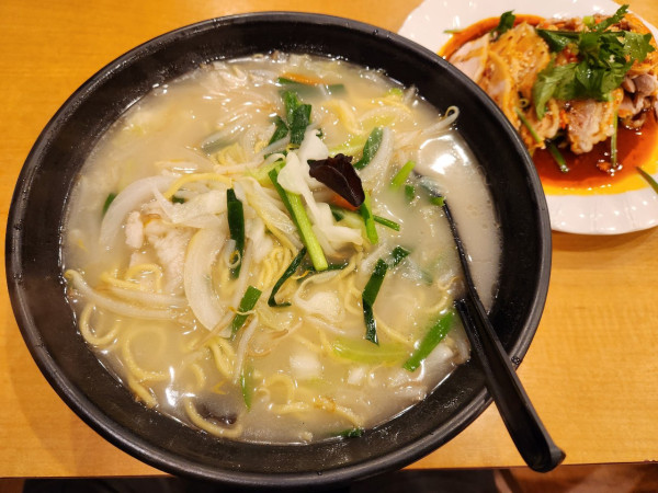 「野菜タンメン　よだれ鶏」@聚満楼 京急川崎駅前店の写真