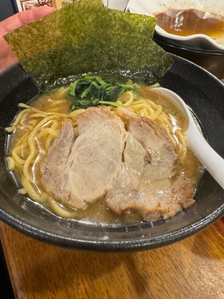 「とんこつ醤油ラーメン」@中華家 隆華の写真