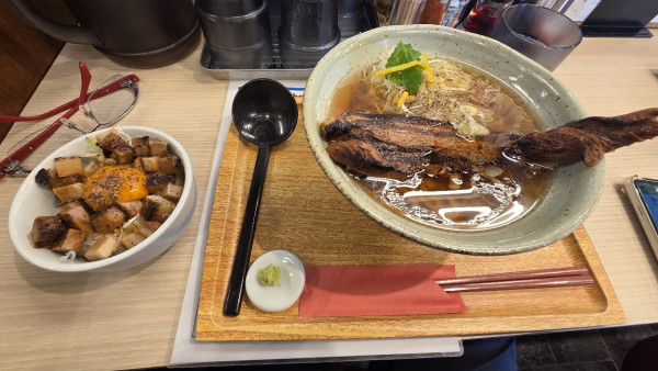 「和だしラーメン+肉ご飯」@麺と雫 牛久店の写真