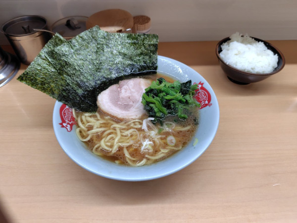 「ラーメン」@横浜ラーメン 町田家 新宿南口店の写真