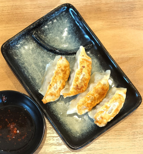 「餃子 280円」@横浜家系ラーメン 有楽家 共和店の写真