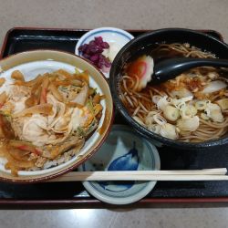 たぬき蕎麦と玉子丼セット 1000円