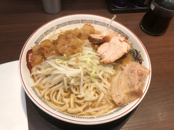 「味噌山小（1,100円）、豚の日トッピング（100円）」@豚山 下高井戸店の写真