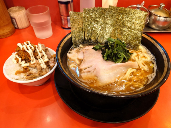 「朝ラー 海苔  ライス✖️3  硬め濃いめ多め」@横浜家系ラーメン 大輝家の写真