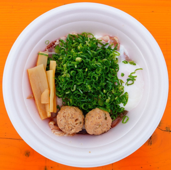 「【MENクライ】もちもち極太まぜそば＋フル得盛り」@東京ラーメンフェスタ2025の写真