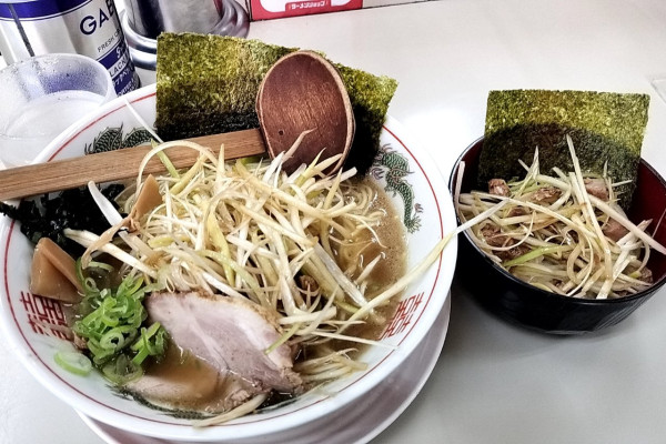 「ラーメン＆ネギ丼セット＋ネギ」@ラーメンショップ 希望ヶ丘店の写真