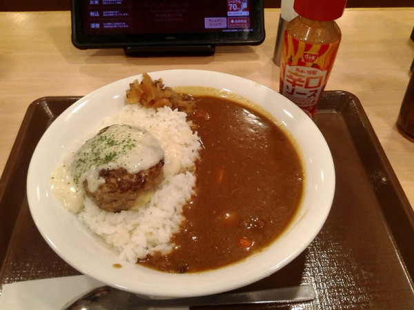 「チーズインハンバーグカレー大盛(1030円)」@すき家 綾瀬駅南店の写真