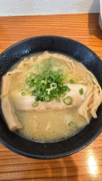 「濃厚鶏そば（塩）　1000円」@湯けむりらーめん桜の写真