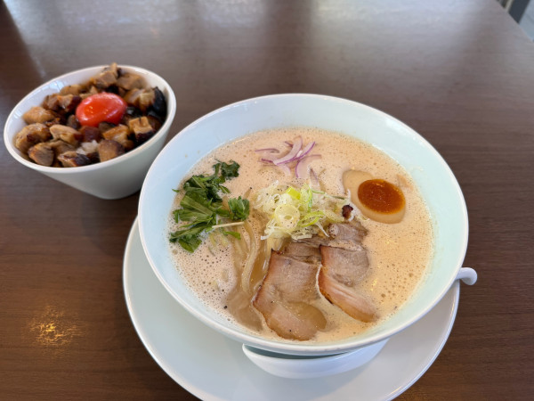 「とりとたいラーメン炙りチャーシュー丼セット1460円」@とりとたい 鳴門店の写真