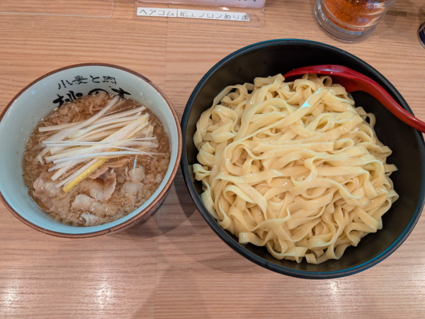 「こってり醤油つけ麺、大盛」@小麦と肉 桃の木の写真