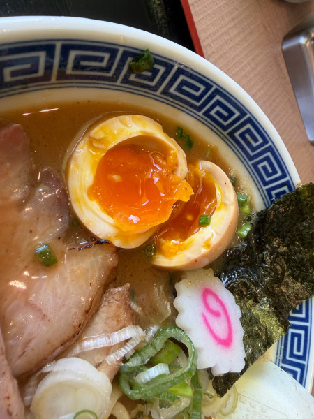 「特製ラーメン1300円　バラ2.グリル1」@大勝軒てつの写真