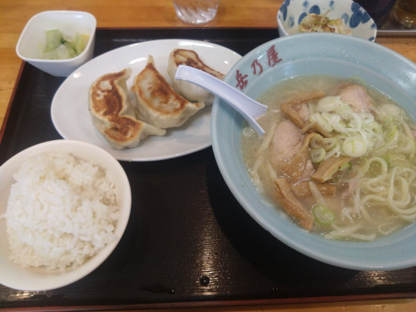「平日限定ランチ餃子セット塩ラーメン」@青竹手打麺 餃子 岳乃屋の写真