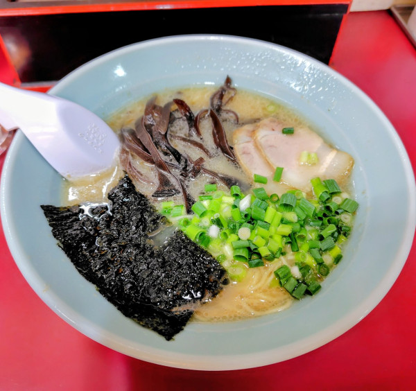 「半高菜チャーハン+ラーメン 1000円 替え玉 150円」@博多ばってんラーメンの写真
