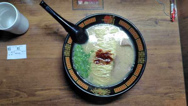 「天然とんこつ」@一蘭 新橋店の写真
