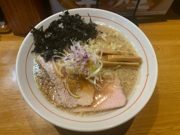 「背脂煮干し、あぶら特製盛り、ハイボール」@煮干しラーメン専門店 煮干しの息吹の写真