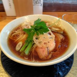 中華蕎麦¥1050ワンタン¥300