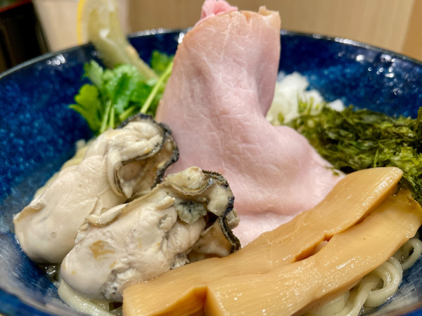 「牡蠣のまぜそば（温）」@中華そばよしかわ 西荻窪店の写真